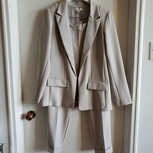 Soho Apparel Suit Sand Color 10% Spandex Luxury Ankle Cuffs Jacket Med Pants 6
